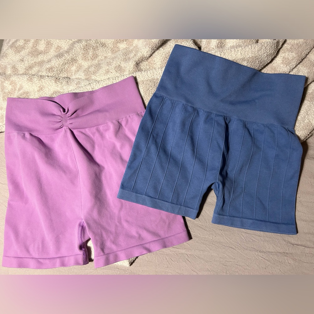 2 pairs of biker shorts